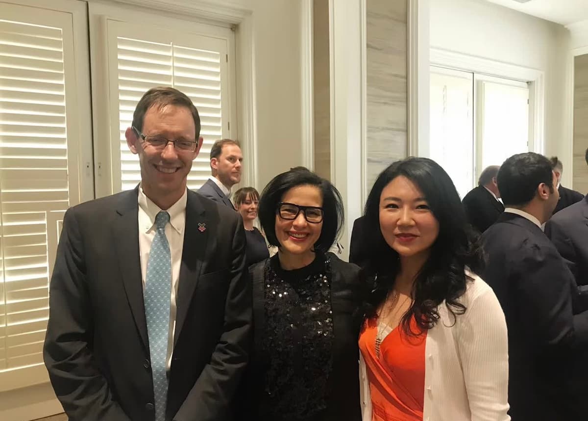 With De Beers Diamond Trading Company CEO Varda Shine (center)